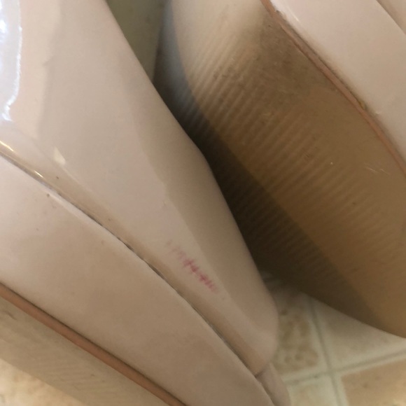 Shoes - Picture 5 of 8